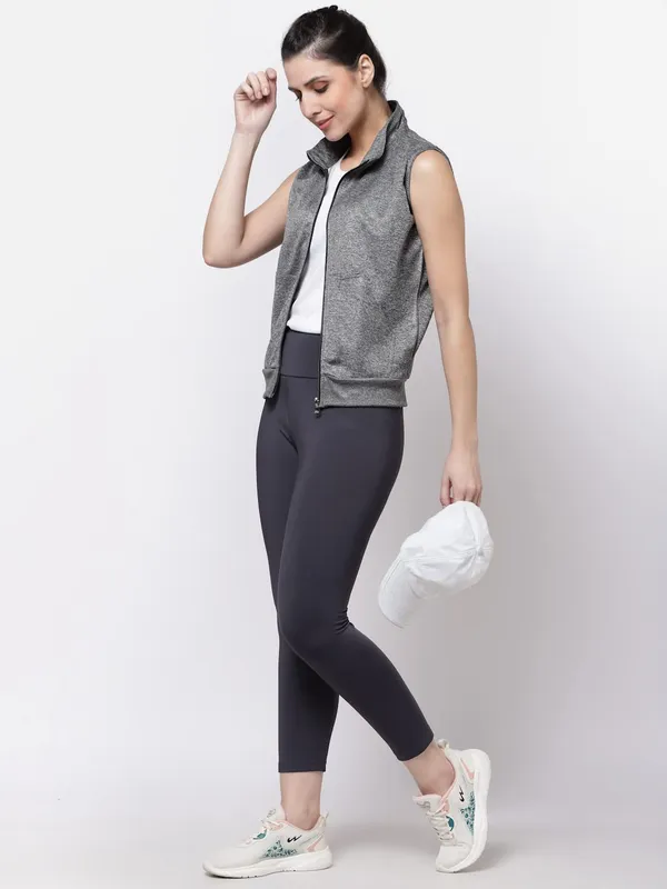 Grey_Sleeveless_Training_Sports_Gym_Jacket_For_Women_&_Girls