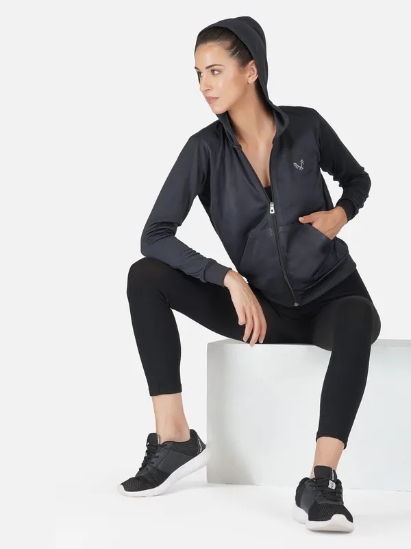 Black_Hooded_Sports_Gym_Training_Jacket_For_Women_&_Girls
