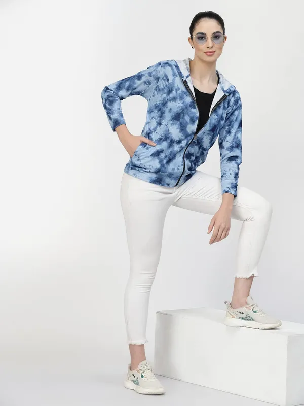 Blue_Standard_Length_Polyester_Hooded_Sports_Gym_Training_Jacket_For_Women_&_Girls