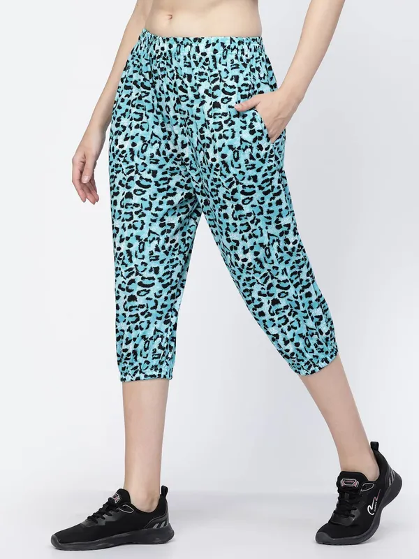 Aqua_Animal_Print_Tie-Dye_Strechable_Capri_3/4Th_Shorts_For_Women_&_Girls