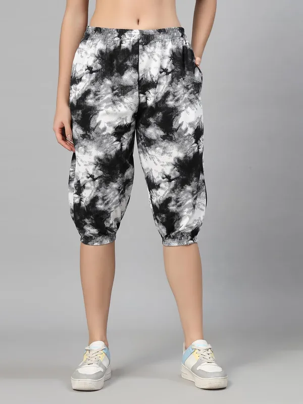 Black_&_White_Animal_Print_Tie-Dye_Strechable_Capri_3/4Th_Shorts_For_Women_&_Girls