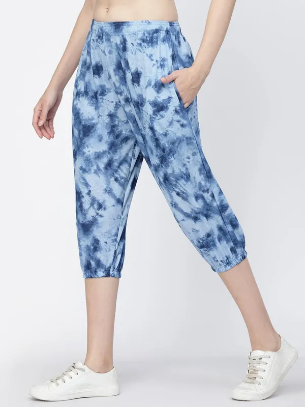 Blue_Animal_Print_Tie-Dye_Strechable_Capri_3/4Th_Shorts_For_Women_&_Girls