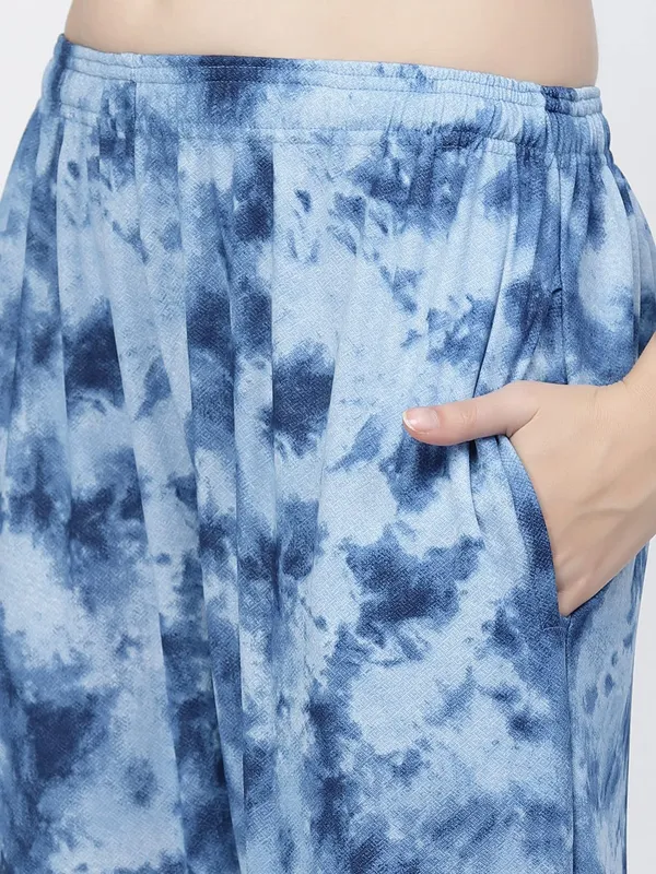Blue_Animal_Print_Tie-Dye_Strechable_Capri_3/4Th_Shorts_For_Women_&_Girls