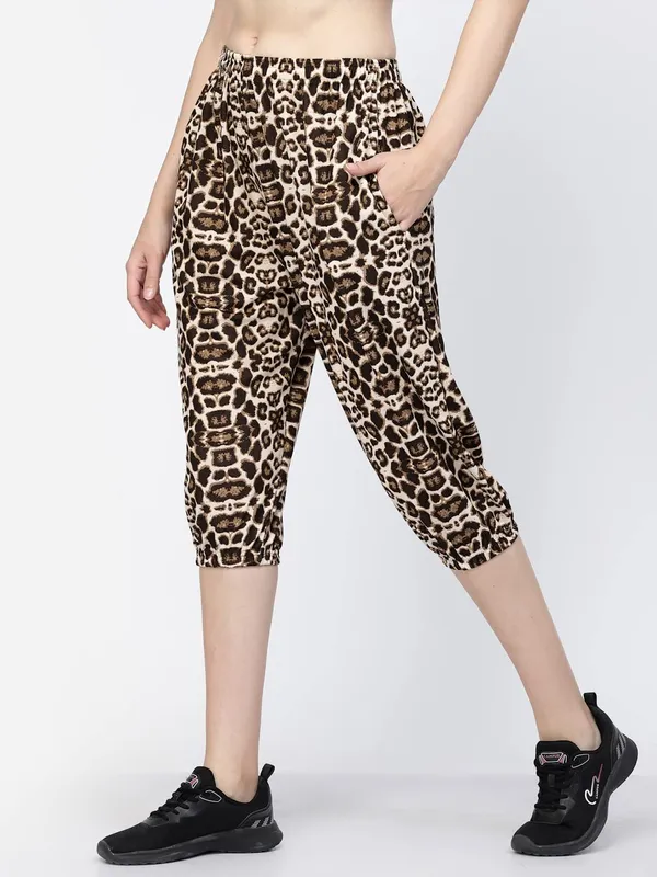 Brown_Animal_Print_Tie-Dye_Strechable_Capri_3/4Th_Shorts_For_Women_&_Girls