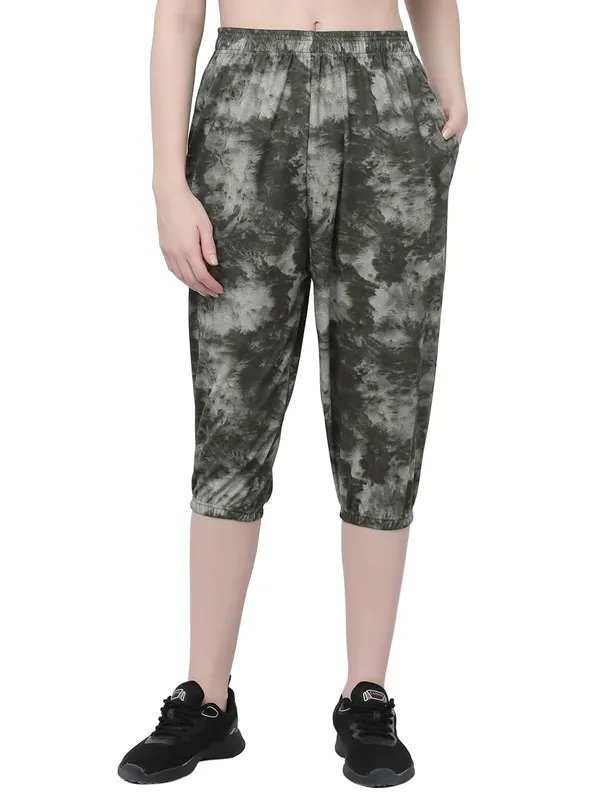 Green_Animal_Print_Tie-Dye_Strechable_Capri_3/4Th_Shorts_For_Women_&_Girls