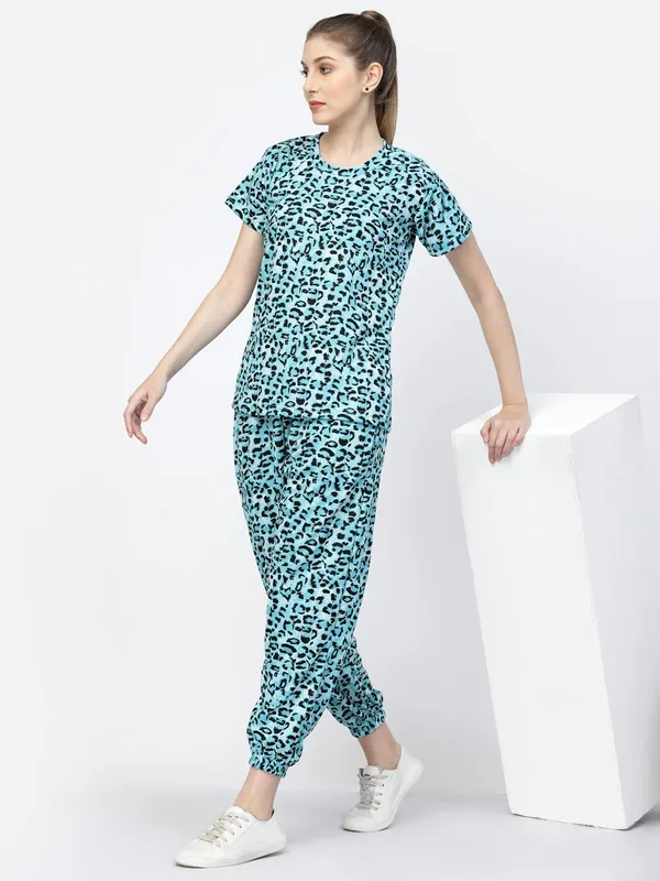 Aqua_Animal_Print_Tie-Dye_Night_Suit_Set_For_Women