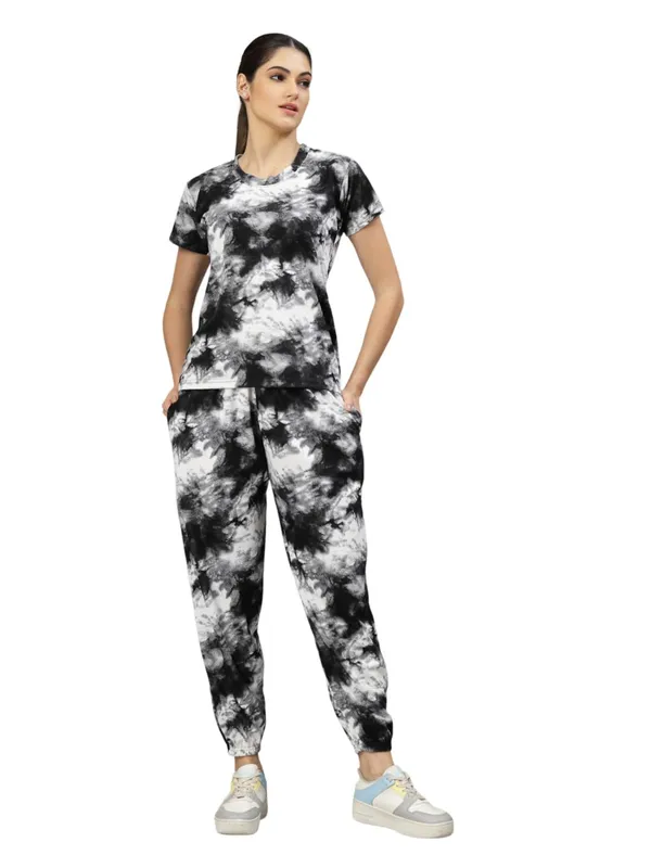 Black_&_White_Animal_Print_Tie-Dye_Night_Suit_Set_For_Women