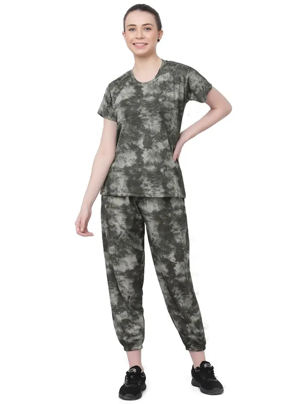 Green_Animal_Print_Tie-Dye_Night_Suit_Set_For_Women