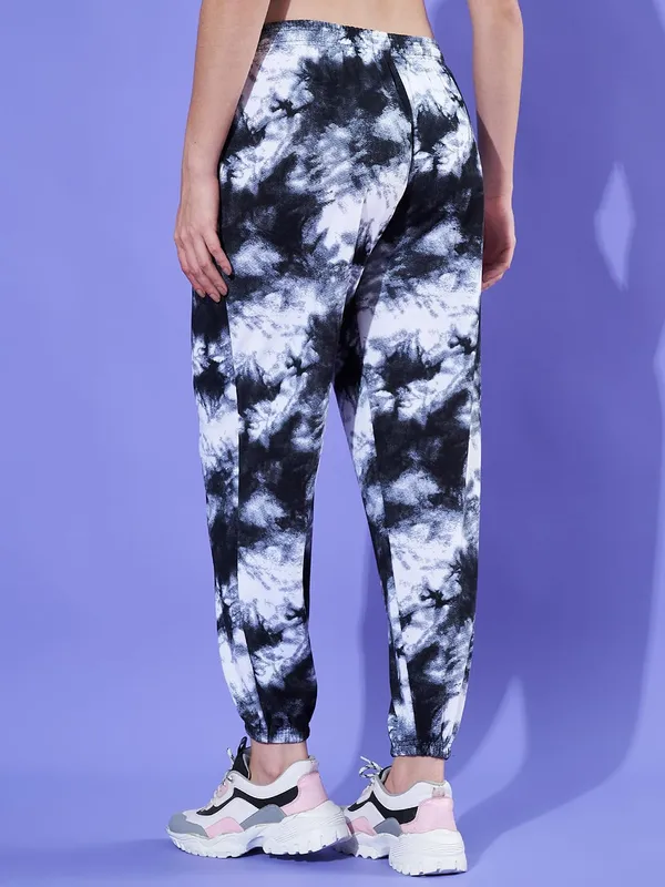 Black_&_White_Relaxed_Fit_Printed_Pyjamas_For_Women_&_Girls