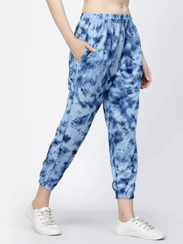 Blue_Relaxed_Fit_Printed_Pyjamas_For_Women_&_Girls