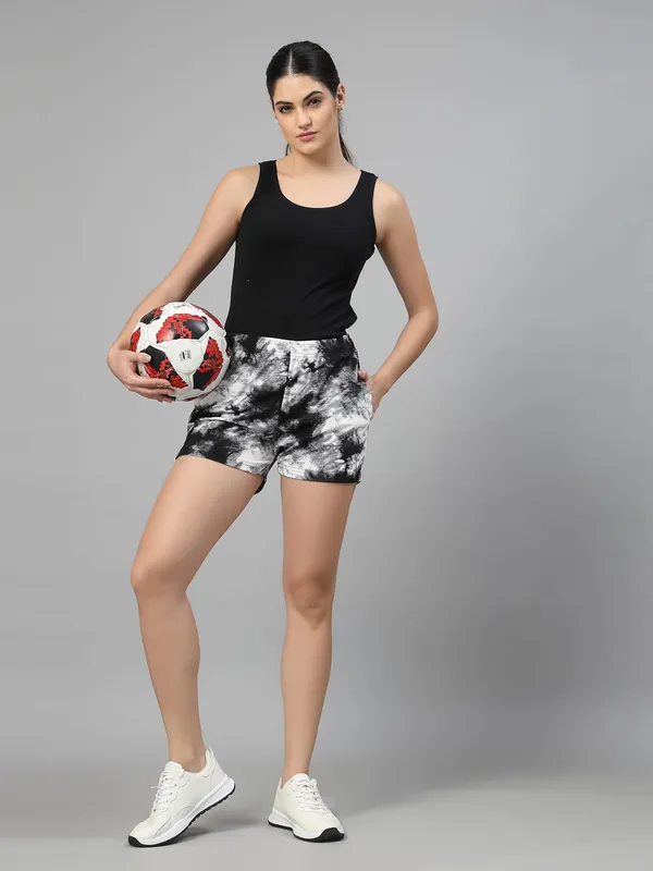 Black_&_White_Relaxed_Fit_Printed_Shorts_With_Side_Pockets_For_Women_&_Girls