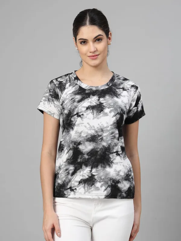 Black_&_White_Regular_Fit_Printed_Half_Sleeves_Round_Neck_Gym_Sports_T-Shirt_For_Women_&_Girls