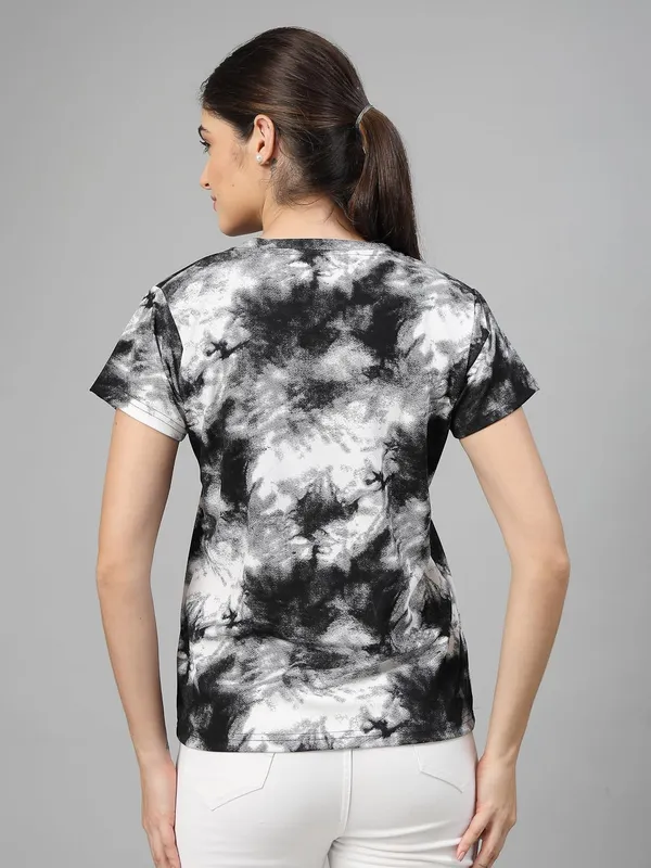 Black_&_White_Regular_Fit_Printed_Half_Sleeves_Round_Neck_Gym_Sports_T-Shirt_For_Women_&_Girls
