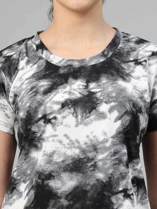 Black_&_White_Regular_Fit_Printed_Half_Sleeves_Round_Neck_Gym_Sports_T-Shirt_For_Women_&_Girls