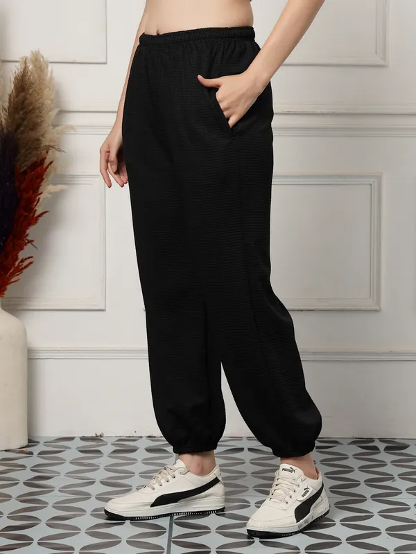 UZARUS_Women's_Loose_Fit_Baggy_Jogger_Pants_with_2_Side_Pockets_&_Hem_Grip__Ideal_for_Morning_Walk,_Yoga,_Travel_&_Casual_Wear
