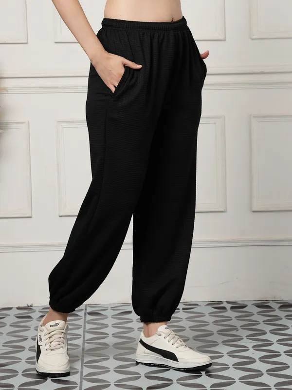 UZARUS_Women's_Loose_Fit_Baggy_Jogger_Pants_with_2_Side_Pockets_&_Hem_Grip__Ideal_for_Morning_Walk,_Yoga,_Travel_&_Casual_Wear
