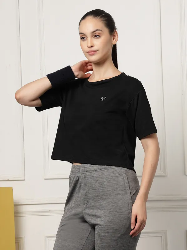UZARUS_Women's_Regular_Fit_Gym_T-Shirt__Soft,_Breathable_&_Quick-Dry_Activewear__Ideal_for_Workout_,_Yoga,_Running,_Exercise,_Casual_Outings_&_Everyday_Comfort__Lightweight_&_Stretchable_Sportswear_Top_for_women