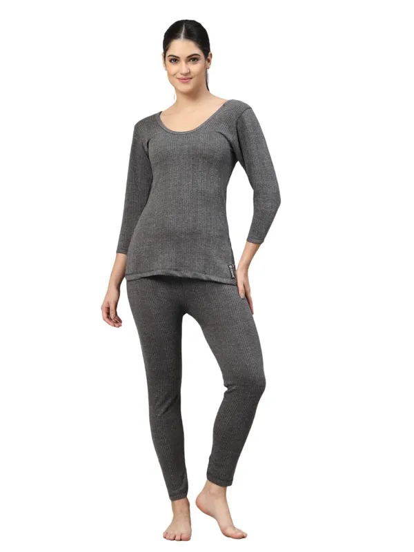 Black_Snug_Fit_Thermal_Top_And_Lower_Set_For_Women