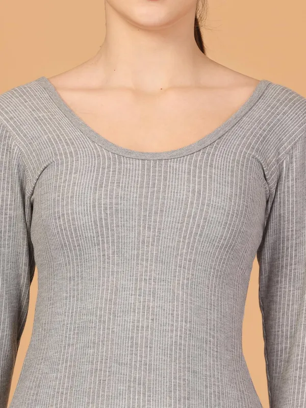 Grey_Snug_Fit_Thermal_Top_And_Lower_Set_For_Women