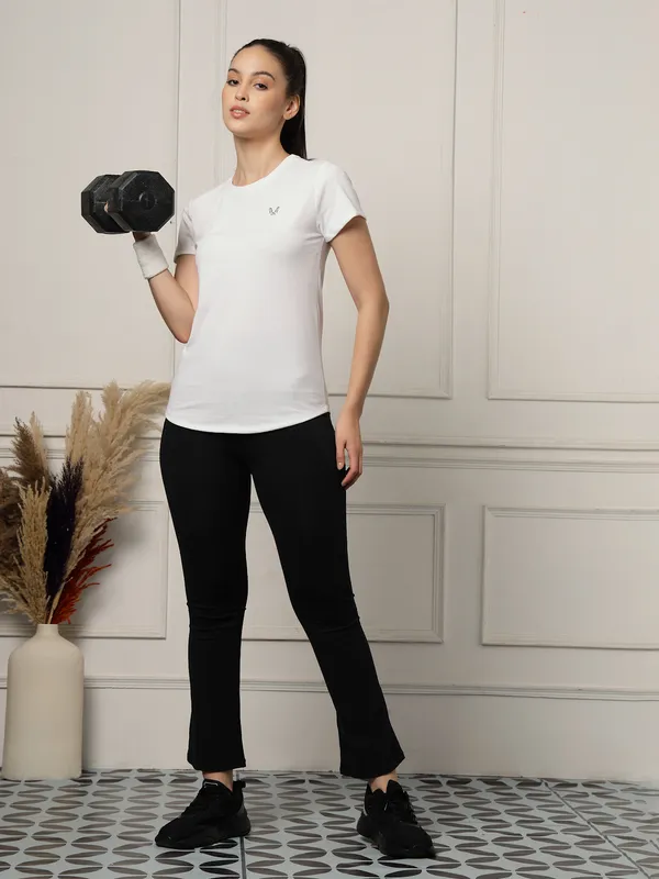 UZARUS_Women's_Regular_Fit_Gym_T-Shirt__Soft,_Breathable_&_Quick-Dry_Activewear__Ideal_for_Workout_,_Yoga,_Running,_Exercise,_Casual_Outings_&_Everyday_Comfort__Lightweight_&_Stretchable_Sportswear_Top_for_women