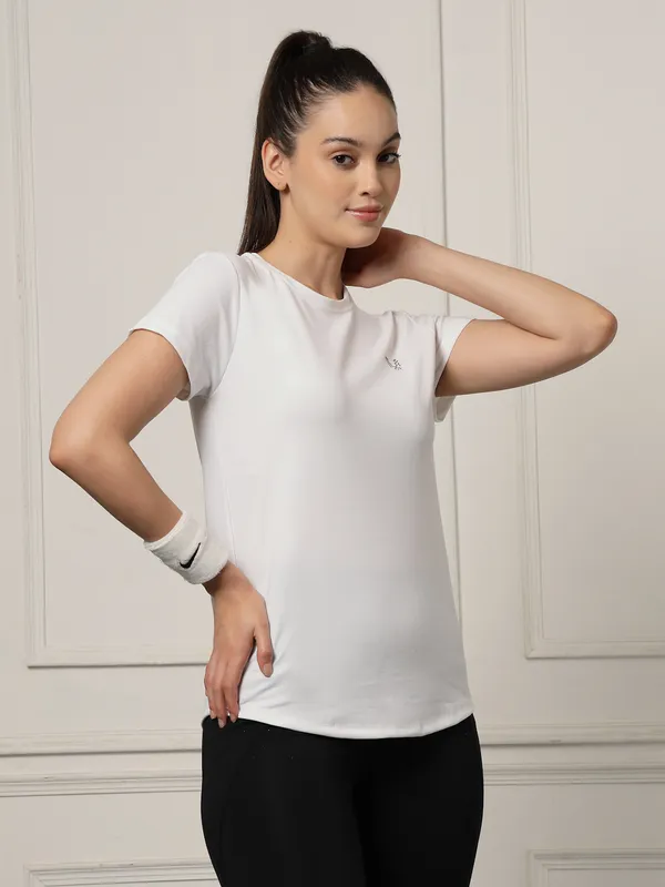 UZARUS_Women's_Regular_Fit_Gym_T-Shirt__Soft,_Breathable_&_Quick-Dry_Activewear__Ideal_for_Workout_,_Yoga,_Running,_Exercise,_Casual_Outings_&_Everyday_Comfort__Lightweight_&_Stretchable_Sportswear_Top_for_women