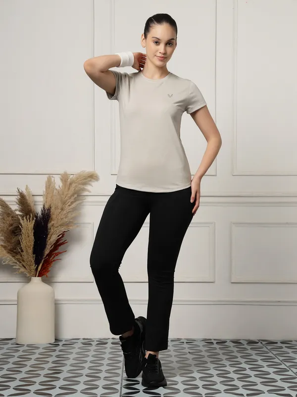 UZARUS_Women's_Regular_Fit_Gym_T-Shirt__Soft,_Breathable_&_Quick-Dry_Activewear__Ideal_for_Workout_,_Yoga,_Running,_Exercise,_Casual_Outings_&_Everyday_Comfort__Lightweight_&_Stretchable_Sportswear_Top_for_women
