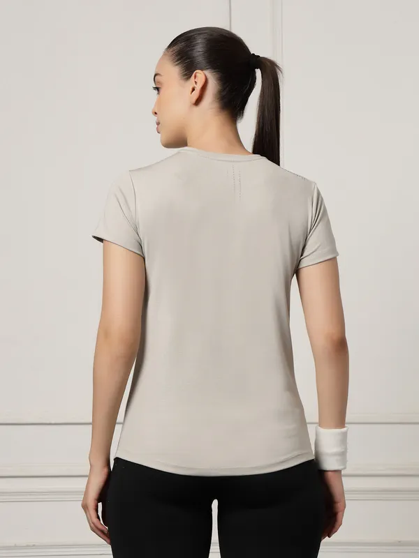 UZARUS_Women's_Regular_Fit_Gym_T-Shirt__Soft,_Breathable_&_Quick-Dry_Activewear__Ideal_for_Workout_,_Yoga,_Running,_Exercise,_Casual_Outings_&_Everyday_Comfort__Lightweight_&_Stretchable_Sportswear_Top_for_women