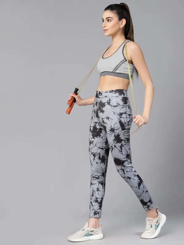 Black_Uzarus_Gym_Wear_Premium_Printed_Active_Wear_4_Way_Leggings_With_Side_Pockets_For_Women_&_Girls