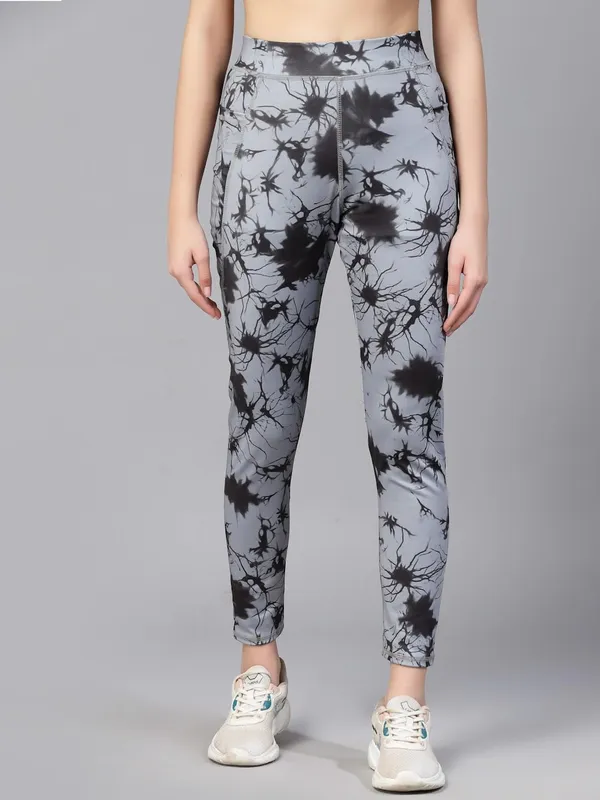 Black_Uzarus_Gym_Wear_Premium_Printed_Active_Wear_4_Way_Leggings_With_Side_Pockets_For_Women_&_Girls
