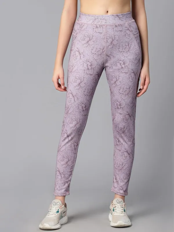 Purple_Gym_Wear_Cotton_Stretchable_Leggings_For_Women