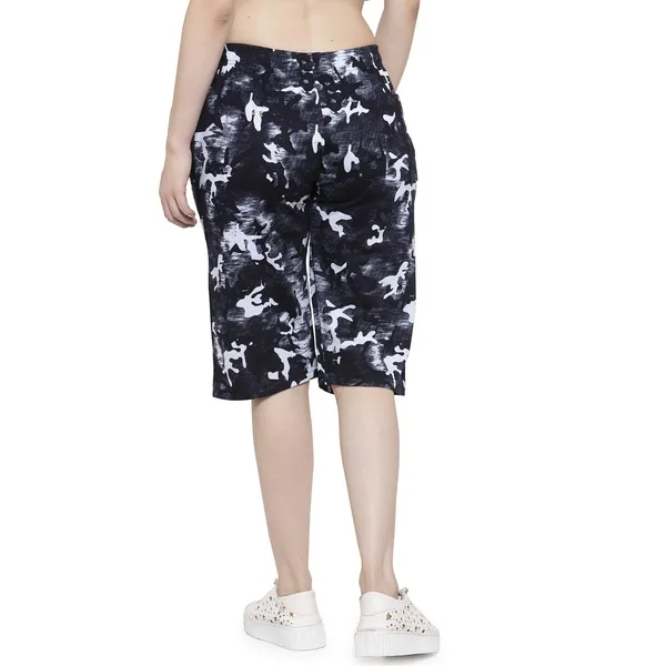 Camo_Black_Cotton_3/4_Capri_Shorts_With_Two_Zippered_Pockets_For_Women_&_Girls