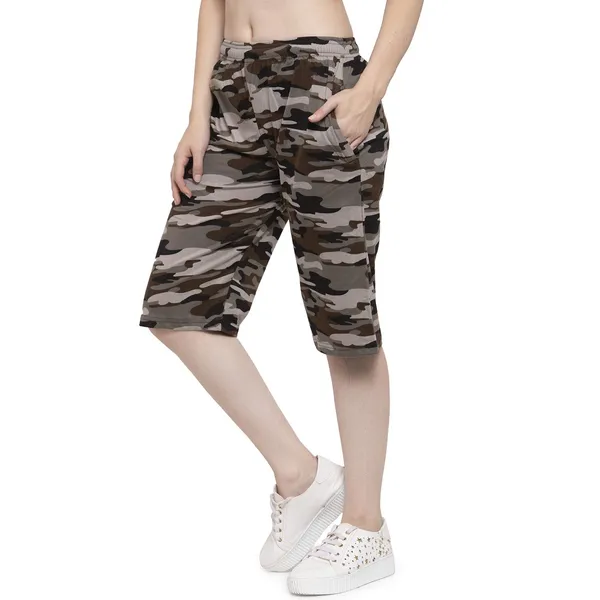 Camo_Green_Cotton_3/4_Capri_Shorts_With_Two_Zippered_Pockets_For_Women_&_Girls