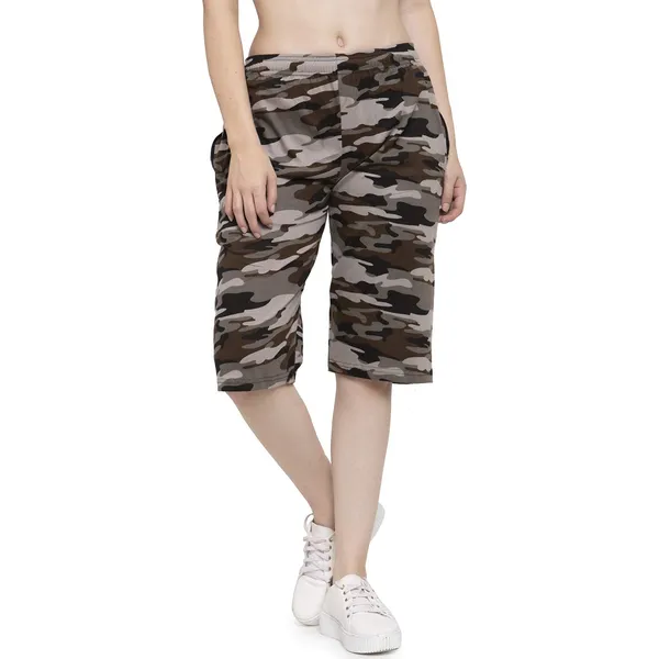 Camo_Green_Cotton_3/4_Capri_Shorts_With_Two_Zippered_Pockets_For_Women_&_Girls