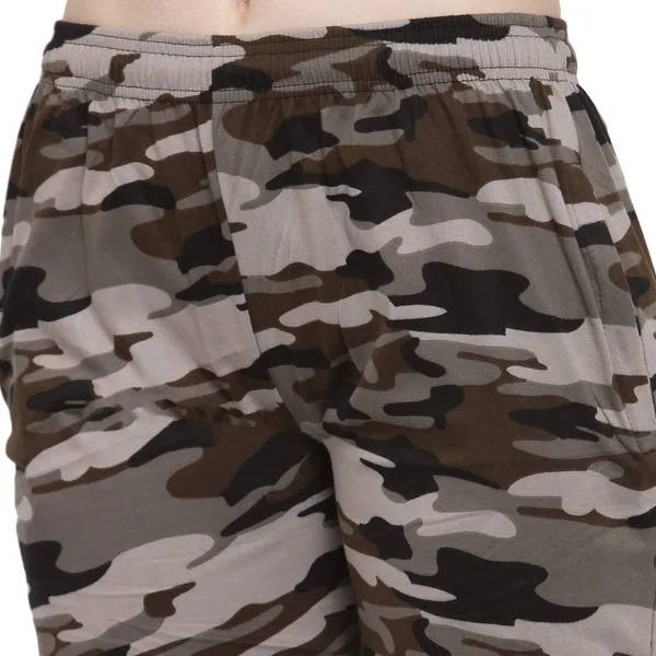 Camo_Green_Cotton_3/4_Capri_Shorts_With_Two_Zippered_Pockets_For_Women_&_Girls
