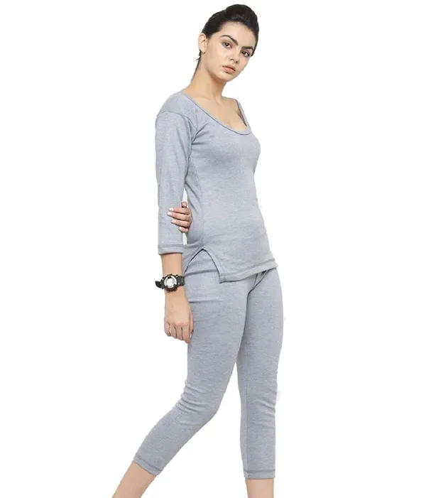Grey_Melange_Solid_Thermal_Top_And_Lower_Set_For_Women_&_Girls