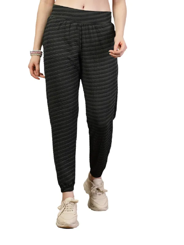 Green_Puff_Jogger_With_With_Elasticated_Drawstring_Waist_&_Side_Pocket_For_Women_&_Girls