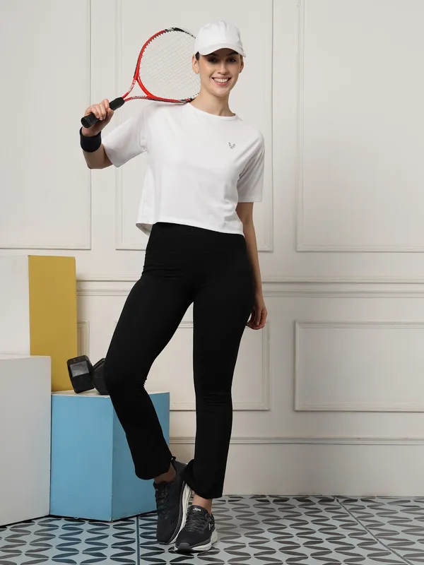 UZARUS_Women's_Regular_Fit_Gym_T-Shirt__Soft,_Breathable_&_Quick-Dry_Activewear__Ideal_for_Workout_,_Yoga,_Running,_Exercise,_Casual_Outings_&_Everyday_Comfort__Lightweight_&_Stretchable_Sportswear_Top_for_women