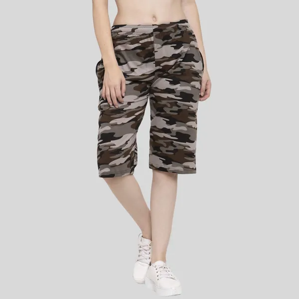 Camo_Green_Cotton_3/4_Capri_Shorts_With_Two_Zippered_Pockets_For_Women_&_Girls