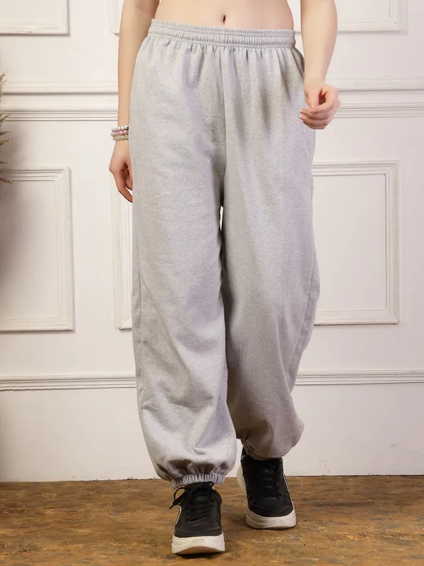 Light_Melange_Loose_Baggy_Fit_Joggers_With_Side_Pockets_&_Gripped_Hem_For_Women_&_Girls