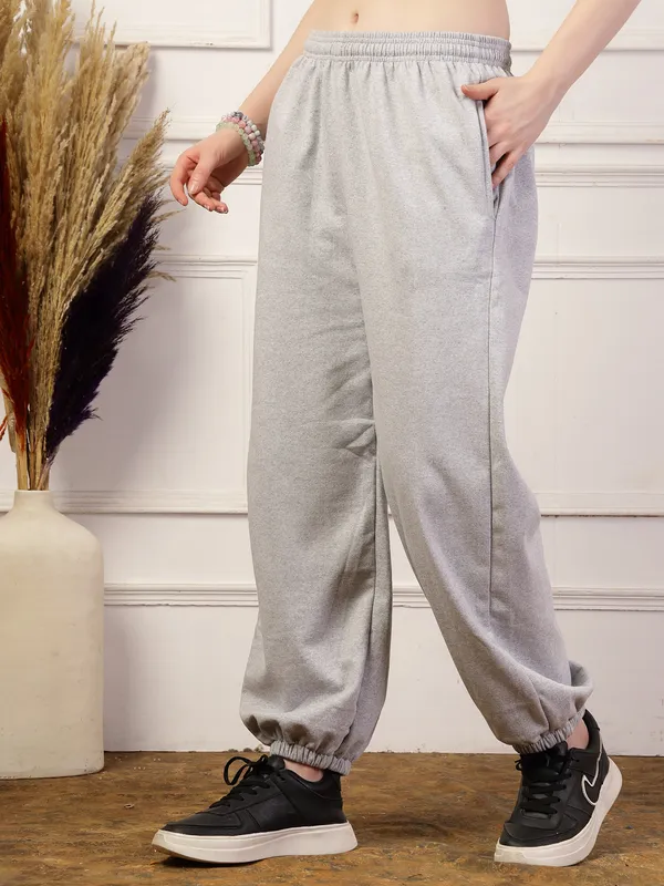Light_Melange_Loose_Baggy_Fit_Joggers_With_Side_Pockets_&_Gripped_Hem_For_Women_&_Girls
