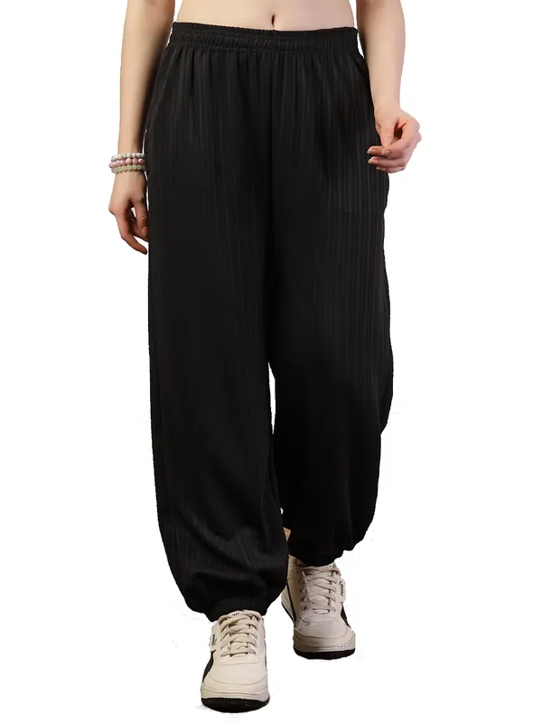 Black_Ultra_&_Soft_Baggy_Fit_Joggers_With_Side_Pockets_&_Gripped_Hem_For_Women_&_Girls