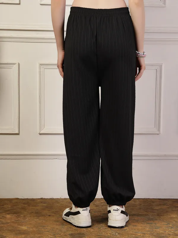 Black_Ultra_&_Soft_Baggy_Fit_Joggers_With_Side_Pockets_&_Gripped_Hem_For_Women_&_Girls