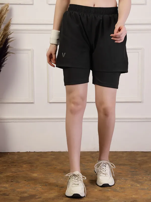 Black_Double_&_Layered_Compression_Shorts_With_Side_Pocket_For_Women_&_Girls