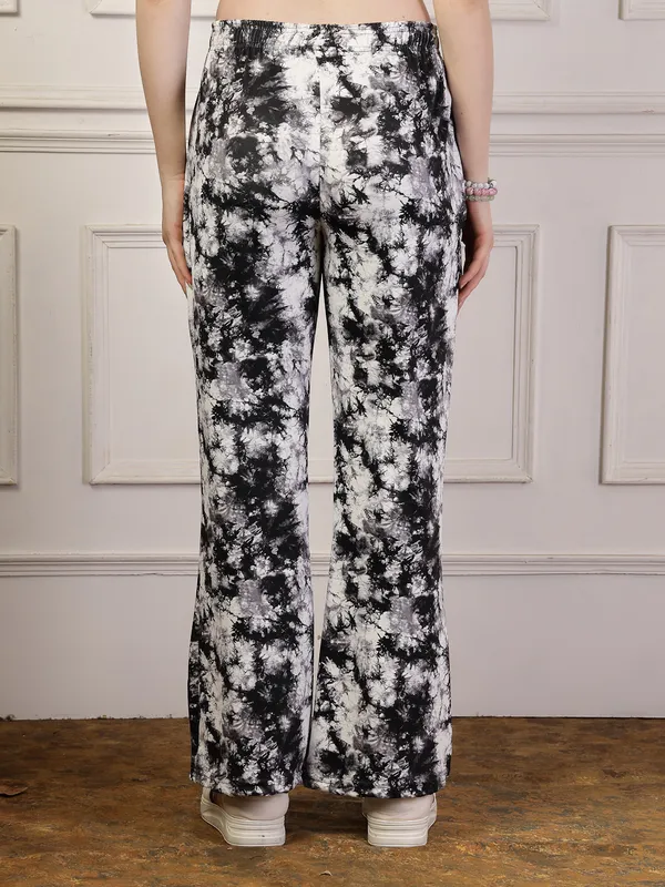 Black_Printed_Bell_&_Bottom_Trousers_With_2_Side_Pockets_For_Women_&_Girls