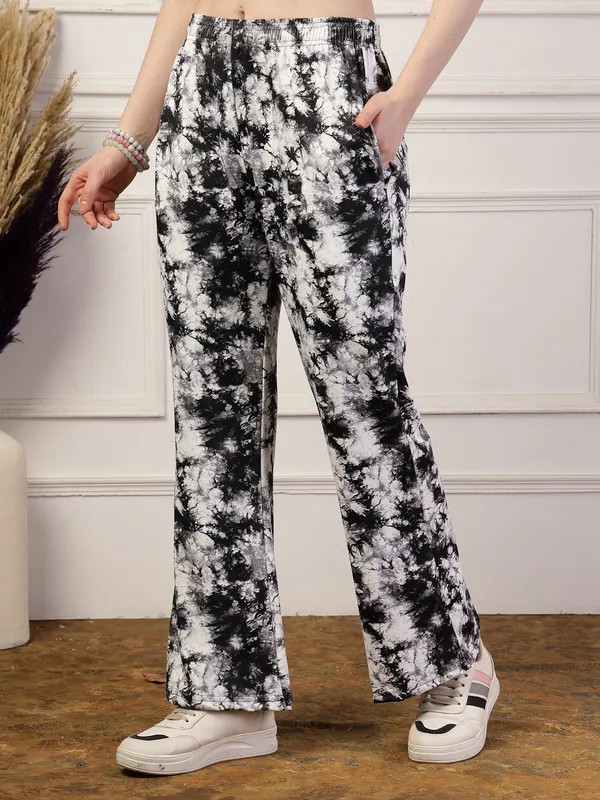 Black_Printed_Bell_&_Bottom_Trousers_With_2_Side_Pockets_For_Women_&_Girls
