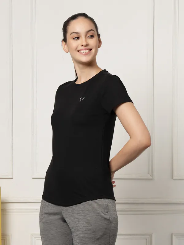 UZARUS_Women's_Regular_Fit_Gym_T-Shirt__Soft,_Breathable_&_Quick-Dry_Activewear__Ideal_for_Workout_,_Yoga,_Running,_Exercise,_Casual_Outings_&_Everyday_Comfort__Lightweight_&_Stretchable_Sportswear_Top_for_women