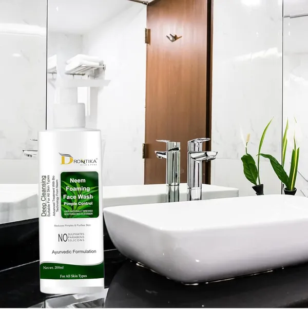 Neem_Deep_Cleanse_Face_Wash_Purifying_&_Clarifying_Formula_For_Clear,_Healthy_Skin_200Ml.