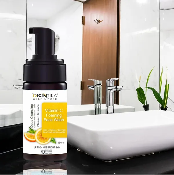 Vitamin_C_Foaming_Face_Wash|_Brightens_Skin_&_Control_Blackheads_&_Whiteheads_|_150_ml