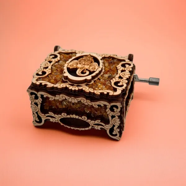 Natural_Wood_And_Amber_Musical_Box_For_Home_Decor