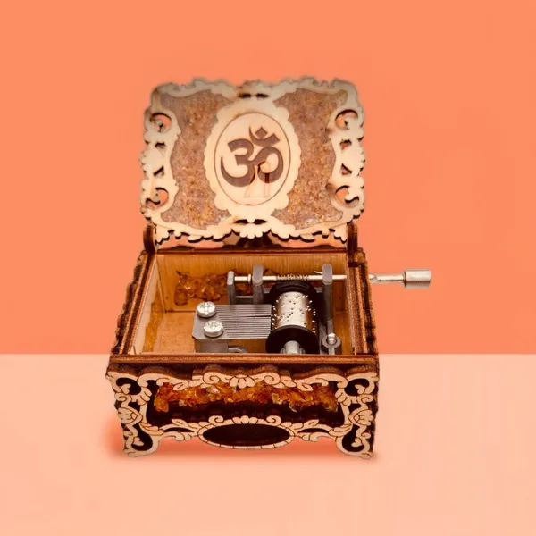 Natural_Wood_And_Amber_Musical_Box_For_Home_Decor